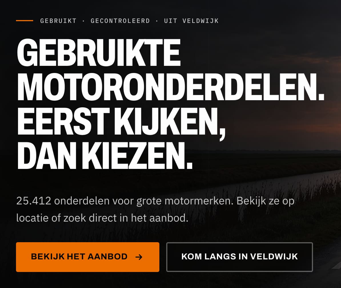 De kop "Gebruikte motoronderdelen. Eerst kijken, dan kiezen.", de beschrijving en twee knoppen op de website van BikePartsNL.